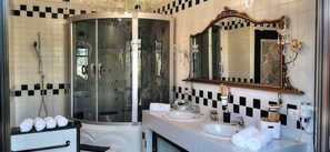 Shower, towels