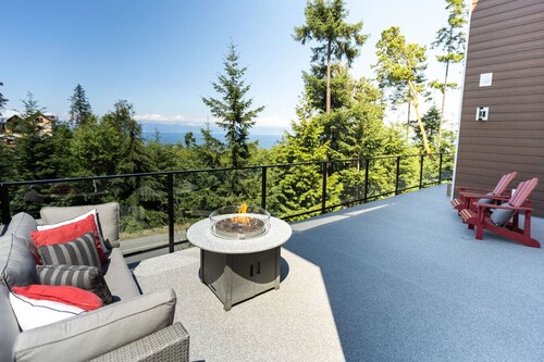 Executive Studio with Ocean & Mountain Views