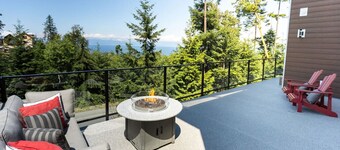 Executive Studio with Ocean & Mountain Views