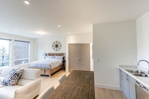 صورة غير مصنفة، 3 من 33، زرّ