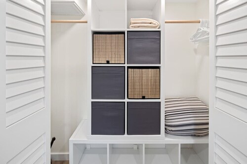 Garden City Suite: Perfect Location & Comfort