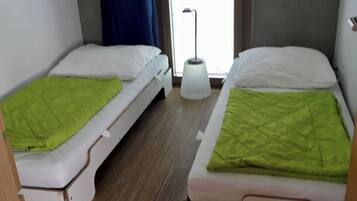 2 slaapkamers, reisbedje, gratis wifi, beddengoed