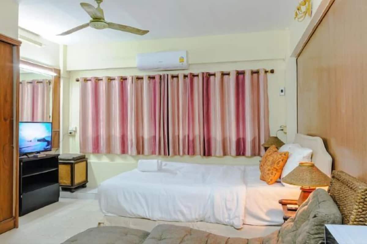 In-room safe, free WiFi