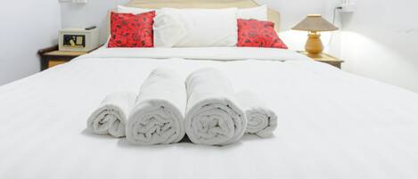 Economy Double Room | In-room safe, free WiFi