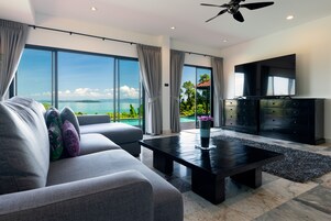 Panoramic Villa | Living area