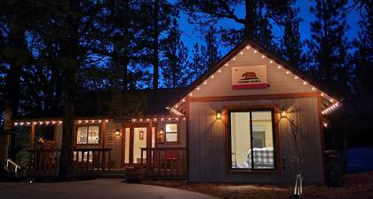 Four Seasons Getaway-Private Spa-Walk to Village and Pineknot Trailhead-King Bed