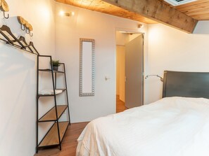 3 bedrooms, individually furnished, bed sheets