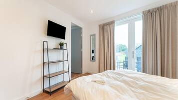 House | 3 bedrooms, individually furnished, bed sheets