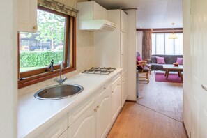 Stovetop, high chair - Uden Chalet With Scenic Terrace (Uden)