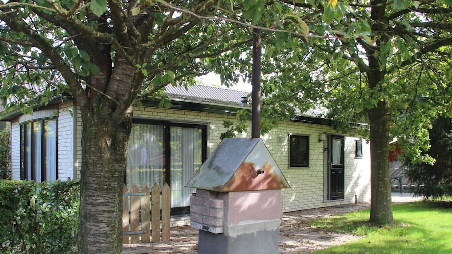 Uden Chalet With Scenic Terrace