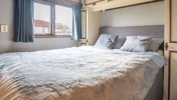 Chalet | 3 bedrooms, individually furnished, bed sheets