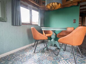 Chalet | Dining