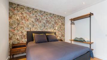 House | 1 bedroom, individually furnished, bed sheets