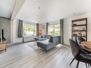 House | Living room - Charming Holiday Home in Kaatsheuvel Near Efteling (Kaatsheuvel)