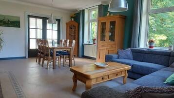 House | Dining