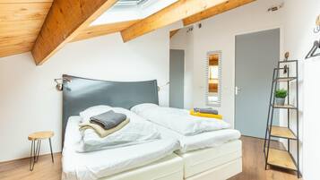 House | 2 bedrooms, individually furnished, bed sheets