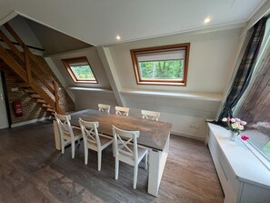 House | Dining - Charming Holiday Home With Wifi (Stramproy)
