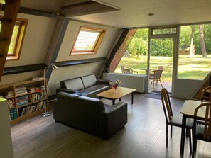 House | Living room - Charming Holiday Home With Wifi (Stramproy)