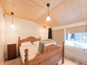 5 bedrooms, individually furnished, bed sheets - Farmhouse in Elsendorp With Garden (Elsendorp)