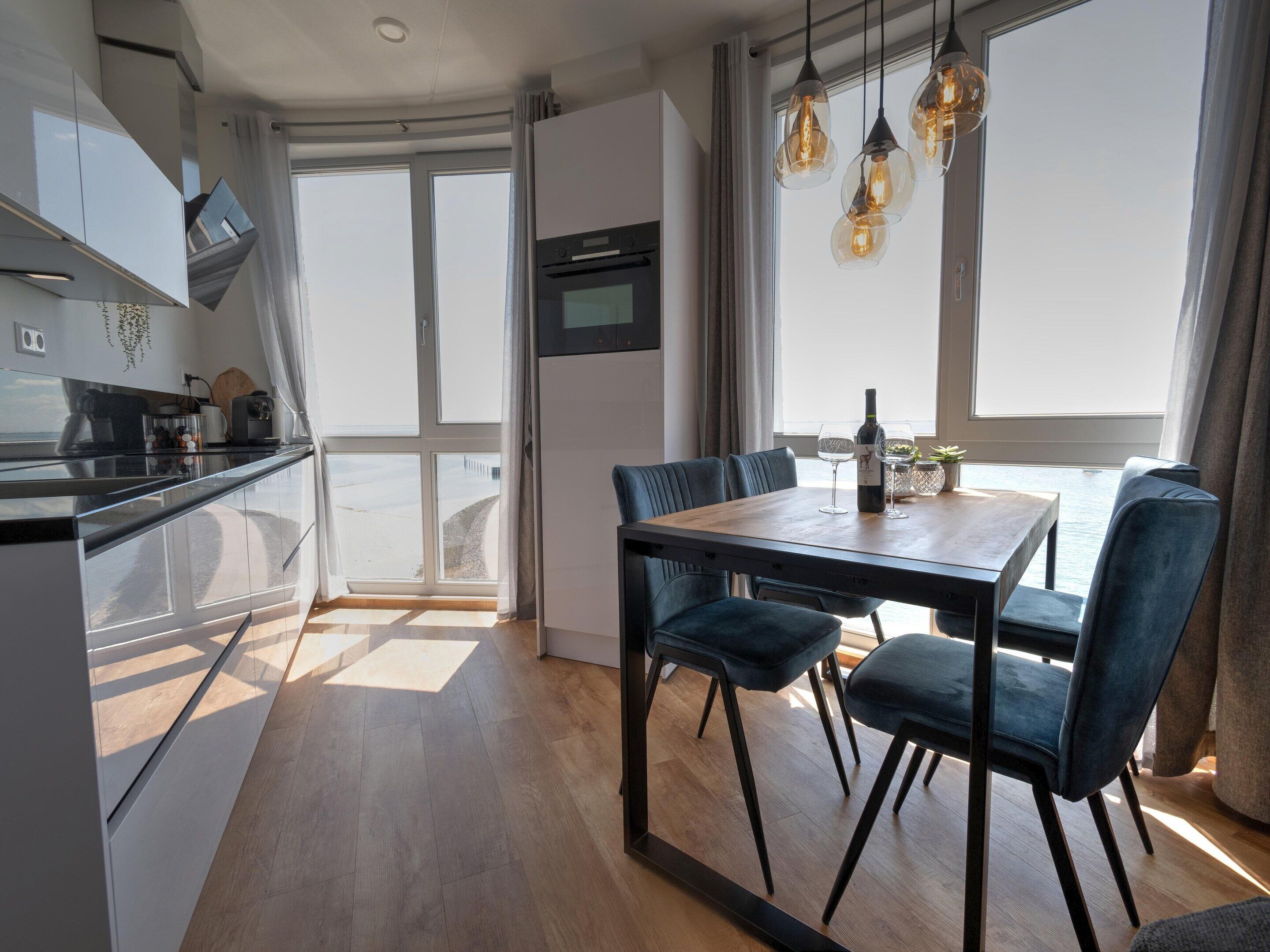 Apartment | Dining