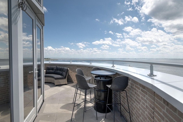 Apartment | Dining