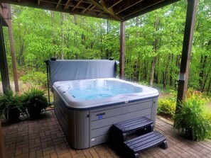 Tina de hidromasaje al aire libre