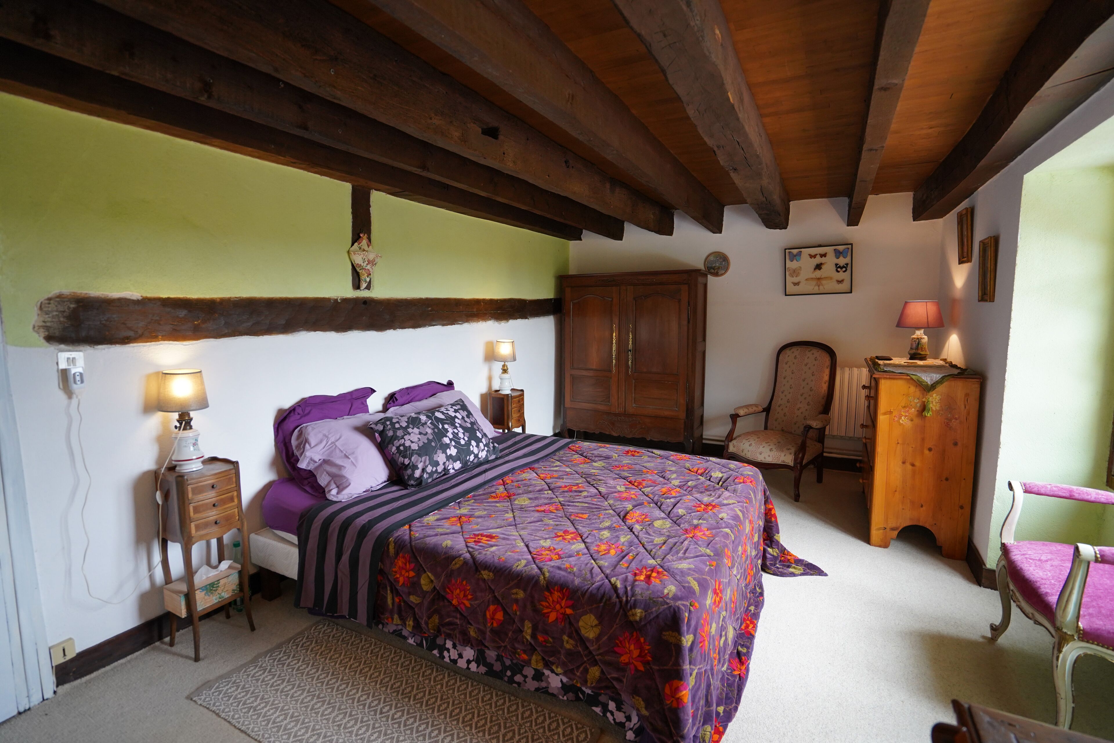 4 slaapkamers, een strijkplank/strijkijzer, gratis wifi, beddengoed