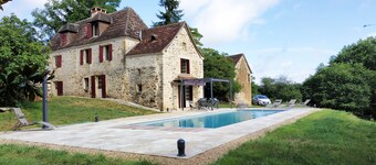 Authentic 18th c Farmhouse  with heated pool (and fiber optic WIFI)