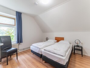House | 4 bedrooms, individually furnished, bed sheets - Holiday Home in Silvolde With Hot Tub (Silvolde)