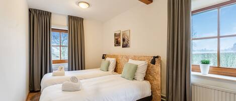 Casa | 3 dormitorios, mobiliario individual, ropa de cama