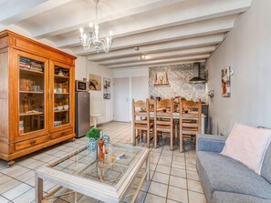 Cottage | Dining - Holiday Home in Ubachsberg With Terrace (Voerendaal)