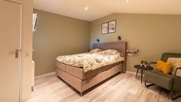 House | 4 bedrooms, individually furnished, bed sheets