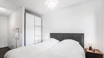 3 bedrooms, individually furnished, bed sheets