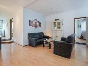 Bungalow | Living room - Bungalow in Landgraaf With Terrace (Landgraaf)