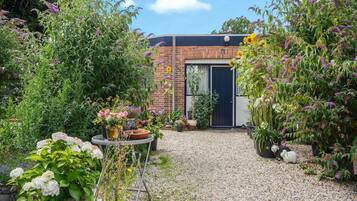 Bungalow | Reception