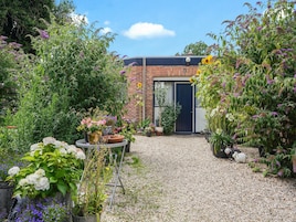 Bungalow | Reception