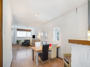 Bungalow | Dining - Bungalow in Landgraaf With Terrace (Landgraaf)