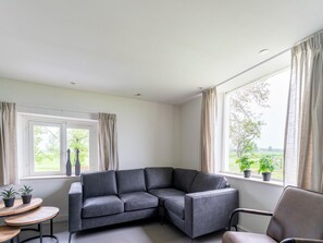 House | Living area - Comfortable Holiday Home in Voorst With Garden (Voorst)