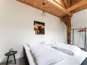 10 bedrooms, individually furnished, bed sheets - Pleasant Holiday Home in Voorst With Garden (Voorst)