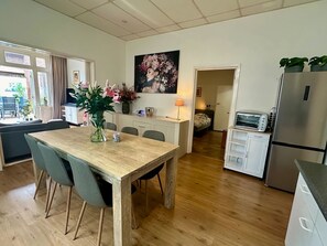 Apartment | Private kitchen | Coffee/tea maker - Fortified Town of Groenlo Center With Terrace (Groenlo)