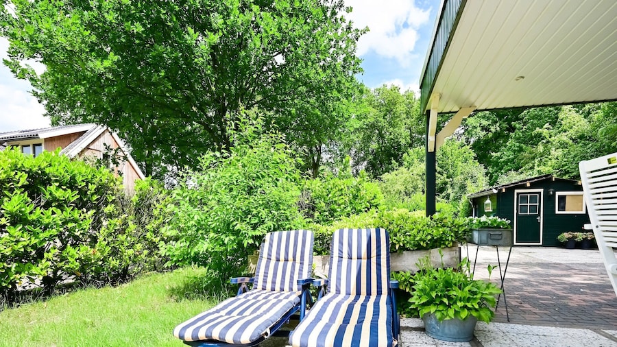 Holiday Home in Reutum With Pond and Trails