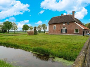 House | Exterior - Attractive Holiday Home in Voorst With Garden (Voorst)