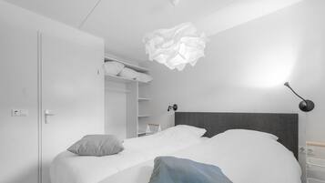 House | 3 bedrooms, individually furnished, bed sheets