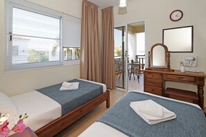 3 chambres, fer et planche à repasser, accès Internet, draps fournis