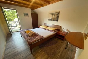 2 bedrooms, free WiFi - Vacation home with private swimming pool (Grizane)