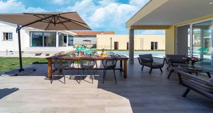 Holiday Home in Netos with Pool and Sauna