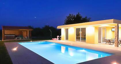 Ferienhaus in Netos mit Pool und Sauna