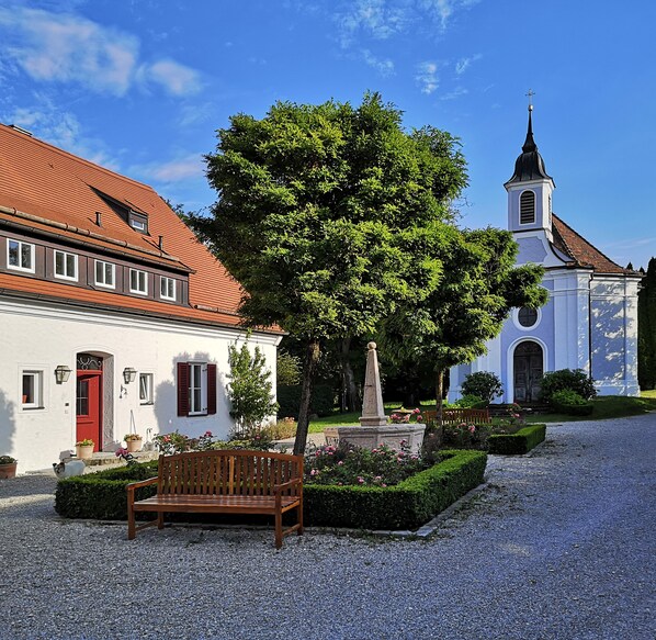 المنشأة من الخارج