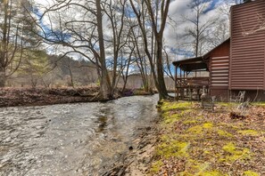 Property grounds - A Sweet Retreat | Blue Ridge, GA (Blue Ridge)