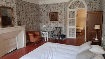 Suíte tradicional | Individualmente decorados, individualmente mobiliados, escrivaninha